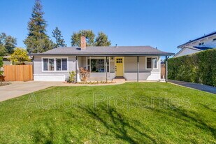 485 Benvenue Ave in Los Altos, CA - Building Photo