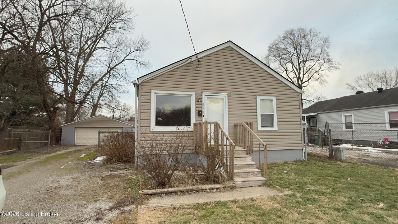 4203 Searcy Ln in Louisville, KY - Building Photo