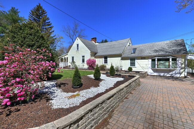 property at 115 W Avon Rd