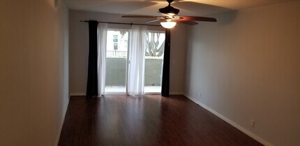 380 E Surfside Dr, Unit 380 in Port Hueneme, CA - Building Photo - Building Photo