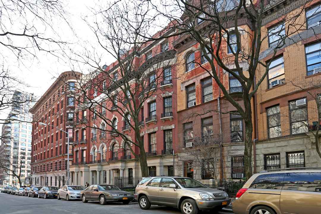 308 W 107th St in New York, NY - Foto de edificio