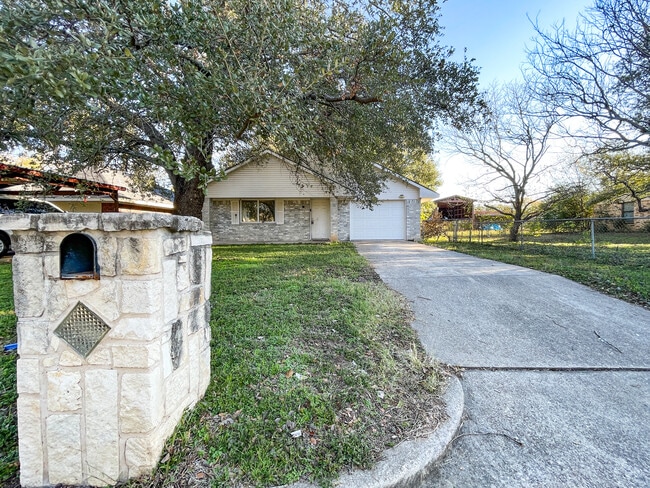 407 N Bermuda St in Waco, TX - Foto de edificio - Building Photo