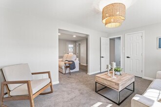 445 S Riverside Dr in Neptune City, NJ - Foto de edificio - Building Photo