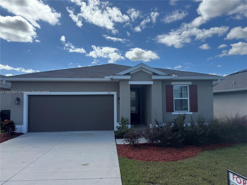 125 Lake Smart Cir in Winter Haven, FL - Building Photo