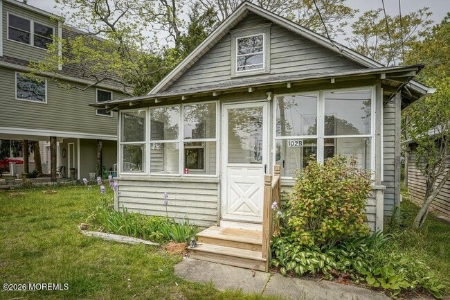 102 Ocean Gate Ave in Ocean Gate, NJ - Building Photo - Building Photo