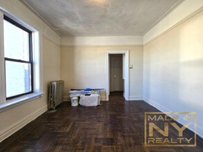 45-14 39th Pl in Queens, NY - Building Photo - Building Photo