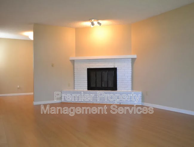 property at 10 Miners Pl