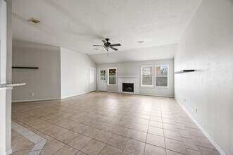 19739 Mountain Dale Dr in Cypress, TX - Building Photo - Building Photo