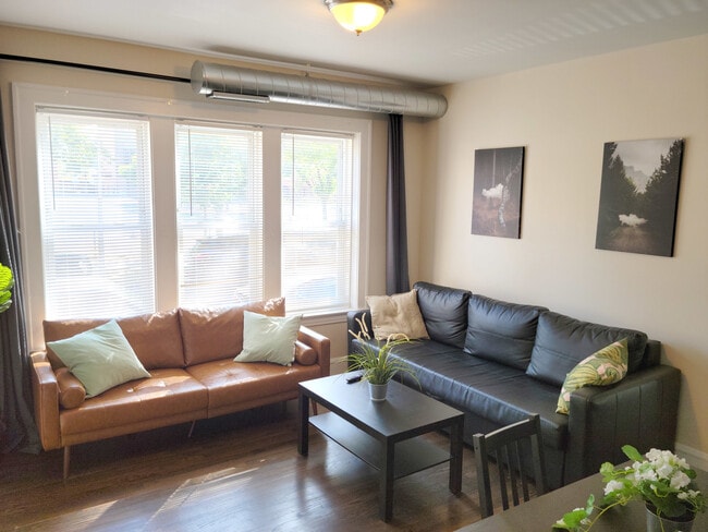 4136 W Palmer St in Chicago, IL - Building Photo - Building Photo