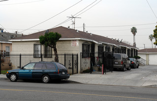 10131 S Inglewood Ave in Inglewood, CA - Building Photo