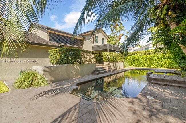 371 Isla Dorada Blvd in Coral Gables, FL - Building Photo - Building Photo