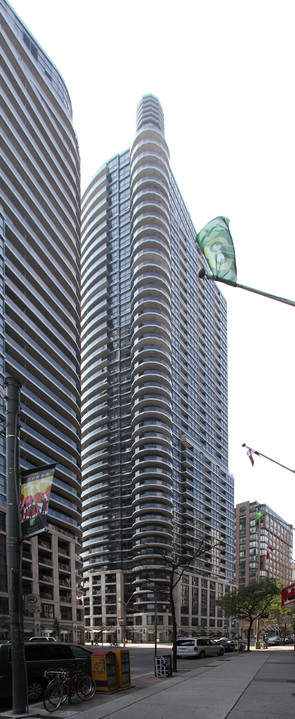 The Met in Toronto, ON - Building Photo