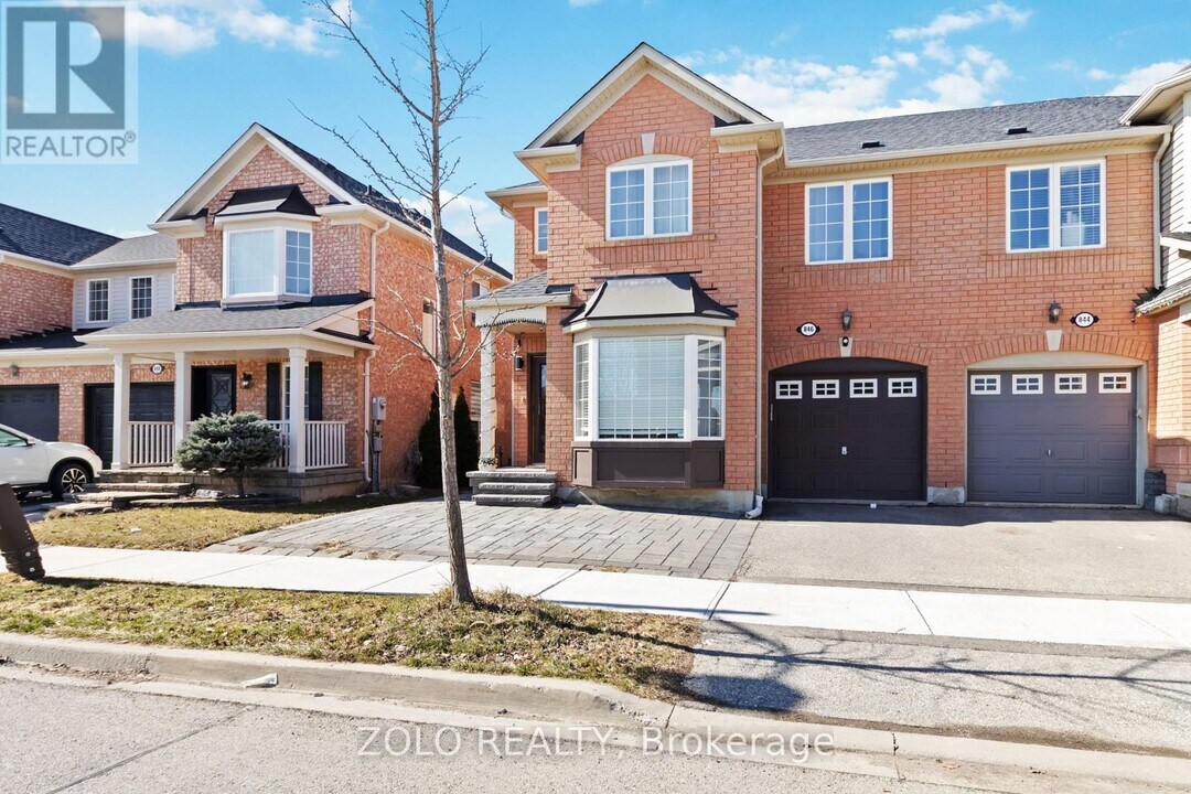 846 Luxton Dr in Milton, ON - Building Photo