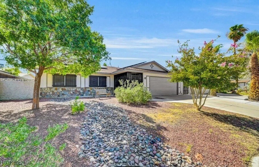 204 Thunder St in Las Vegas, NV - Building Photo
