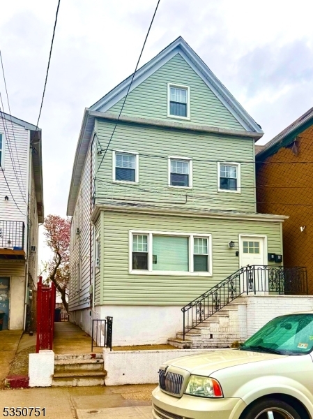 458 Livingston St in Elizabeth, NJ - Building Photo
