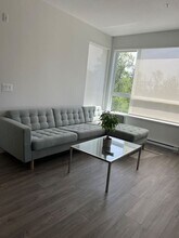 6438 Byrnepark Dr in Burnaby, BC - Building Photo - Building Photo