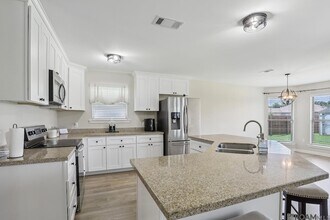 659 Douglas Andrew Ave in Gonzales, LA - Building Photo - Building Photo