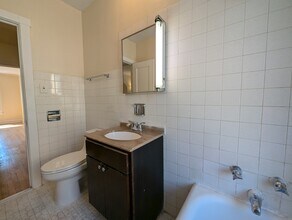 2122 W Ainslie St, Unit 2110-3N in Chicago, IL - Building Photo - Building Photo