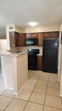 8636 Mallard Reserve Dr in Tampa, FL - Building Photo - Building Photo