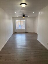 2028 W Lawrence Rd, Unit 2 in Phoenix, AZ - Foto de edificio - Building Photo