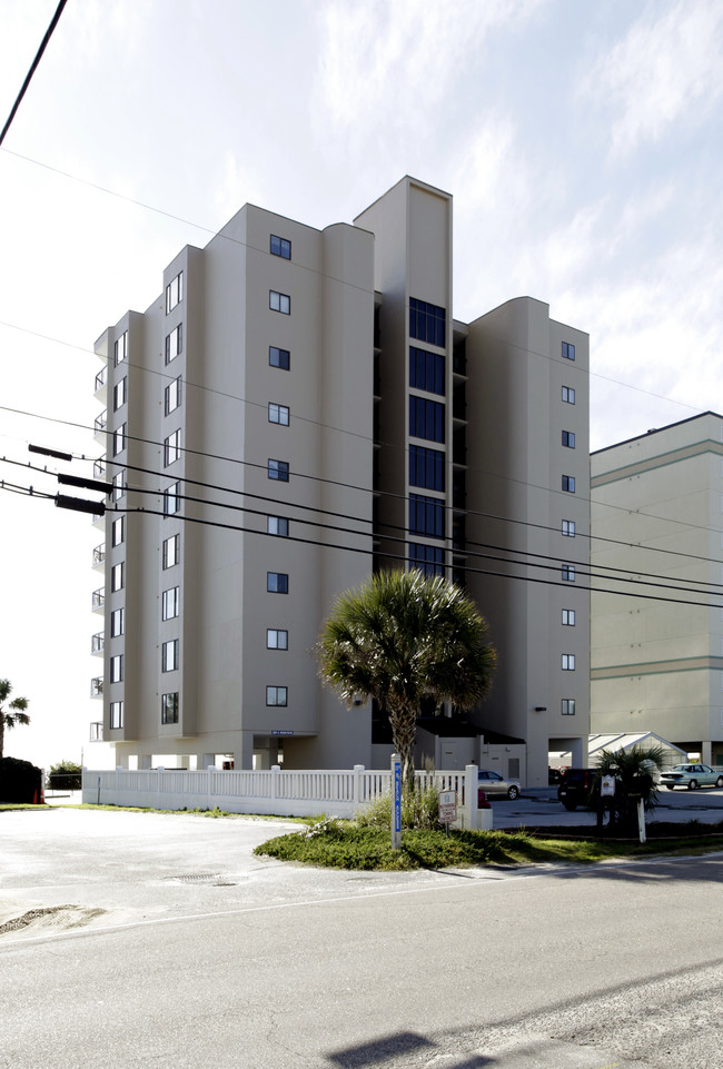 Crescent Towers II in North Myrtle Beach, SC - Building Photo - Building Photo