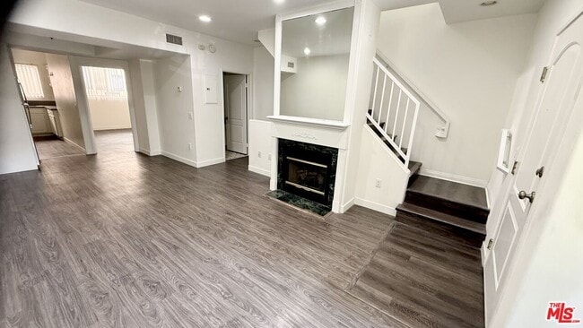 11065 W Olympic Blvd in Los Angeles, CA - Building Photo - Building Photo