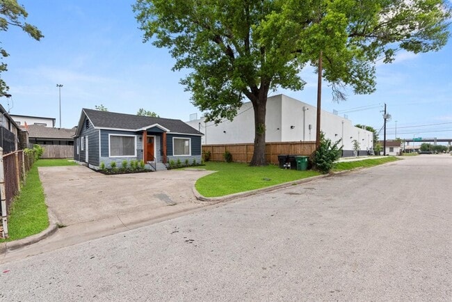 1309 Bragg St in Houston, TX - Building Photo - Building Photo
