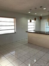 2474 SW 17th St-Unit -0 in Miami, FL - Building Photo - Building Photo