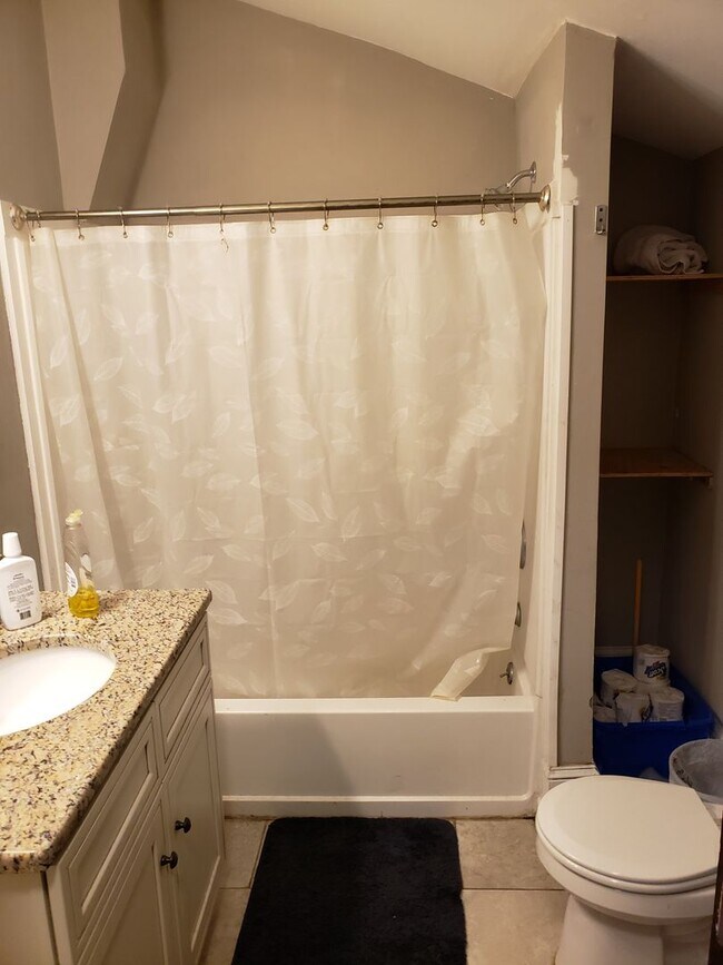 1705 W Montgomery Ave in Philadelphia, PA - Building Photo - Building Photo