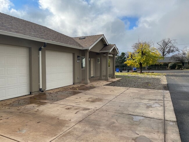 5526 Paloma Ave in Paradise, CA - Building Photo - Building Photo