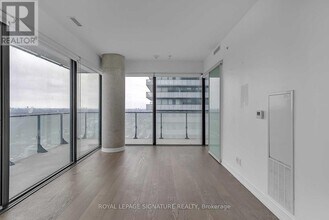 161 Roehampton Ave in Toronto, ON - Building Photo - Building Photo