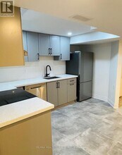 14 Niles Ct in Brampton, ON - Building Photo - Building Photo