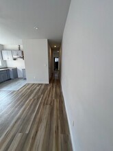 4917 S San Pedro St, Unit 4917 in Los Angeles, CA - Foto de edificio - Building Photo