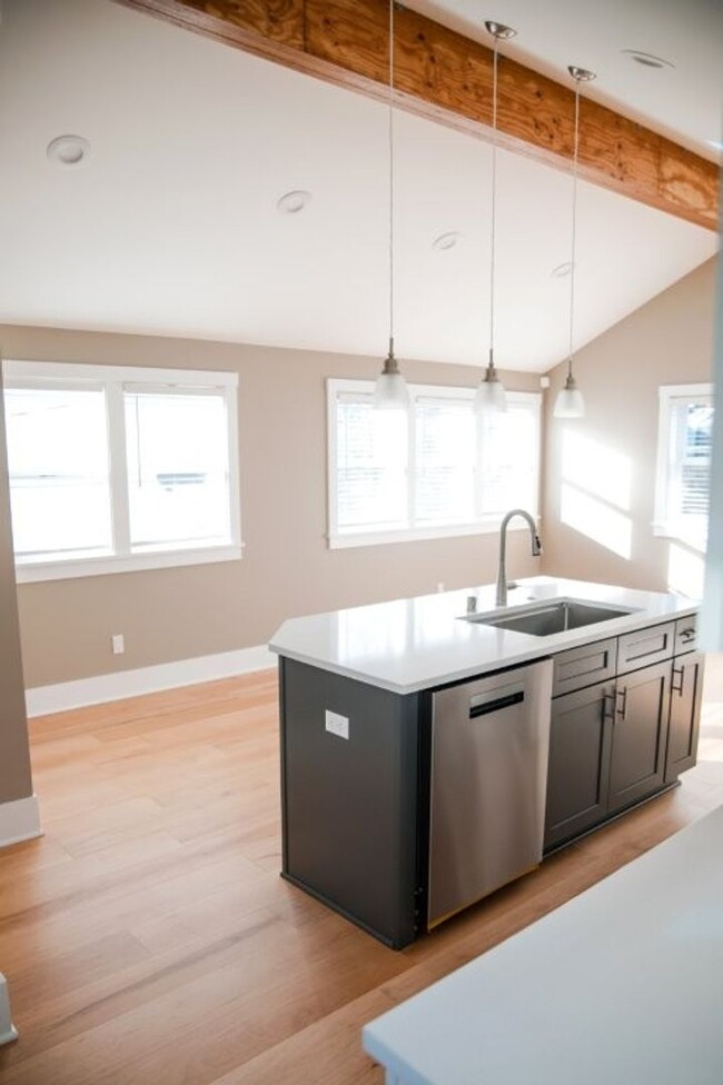 5547 34th Ave NE in Seattle, WA - Building Photo - Building Photo