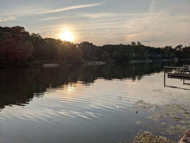 23940 N Lakeside Dr in Lake Zurich, IL - Building Photo - Building Photo