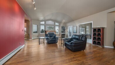 1228 Valley View Dr in Larkspur, CO - Building Photo - Building Photo