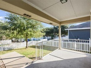 1021 Rawhide Trl in Cedar Park, TX - Foto de edificio - Building Photo