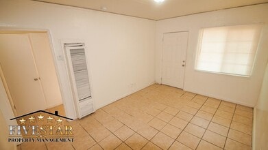 304 Woodrow Ave in Bakersfield, CA - Building Photo - Building Photo