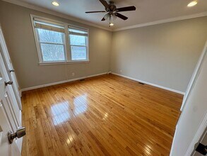 1916 C St NE, Unit 1 in Washington, DC - Foto de edificio - Building Photo