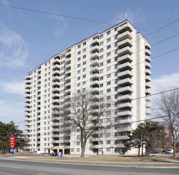 1855 Jane St in Toronto, ON - Building Photo