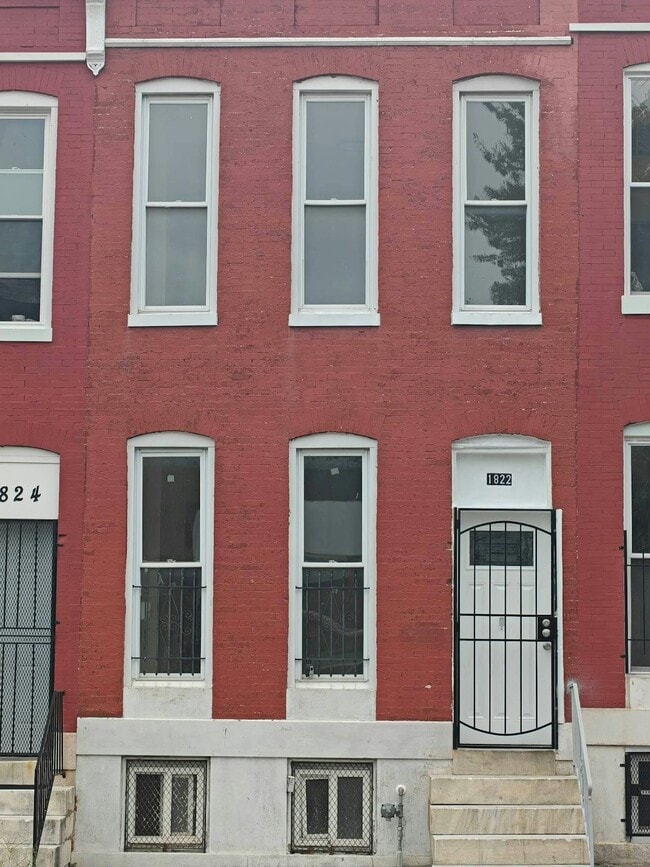property at 1822 Harlem Ave