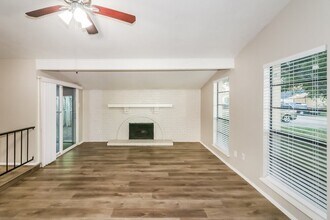 15614 Mendocino Dr in Houston, TX - Building Photo - Building Photo