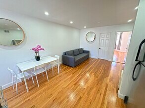 289 Dorchester St, Unit 3 in Boston, MA - Building Photo - Building Photo