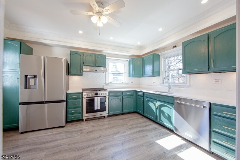 395 Claremont Ave in Montclair, NJ - Building Photo