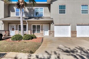 1523 Bentley Cir in Fort Walton Beach, FL - Building Photo