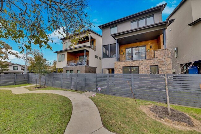 property at 5006 Pecan Springs Rd