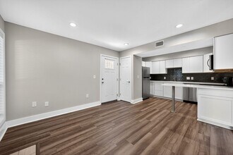 3501 Mills Ave in Austin, TX - Foto de edificio - Building Photo