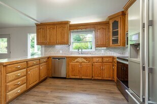 8669 Historic Hwy 165 in Hollister, MO - Building Photo