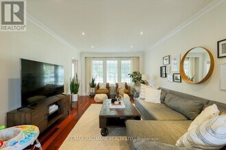 2429 Cliff Rd in Mississauga, ON - Building Photo - Building Photo