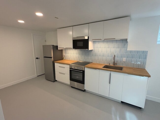 property at 6391 S Spotswood Cir